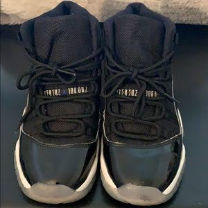 Space jam Jordan 11 size 4